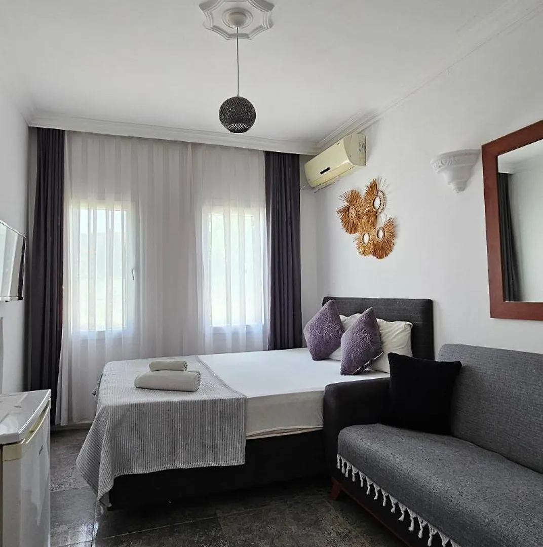 Merkez Kumsal Pansiyon Bodrum B&B